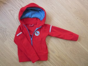 Fleecejacke mit Teilungsnähten 
