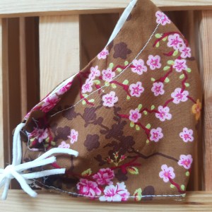 Teenager Blumen braun