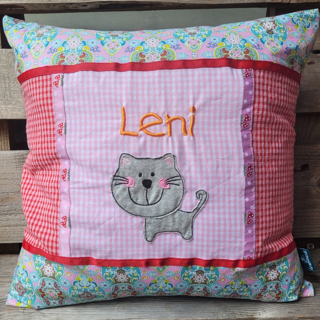 Kissen LENI mit Katze (Klitzekleindesign)