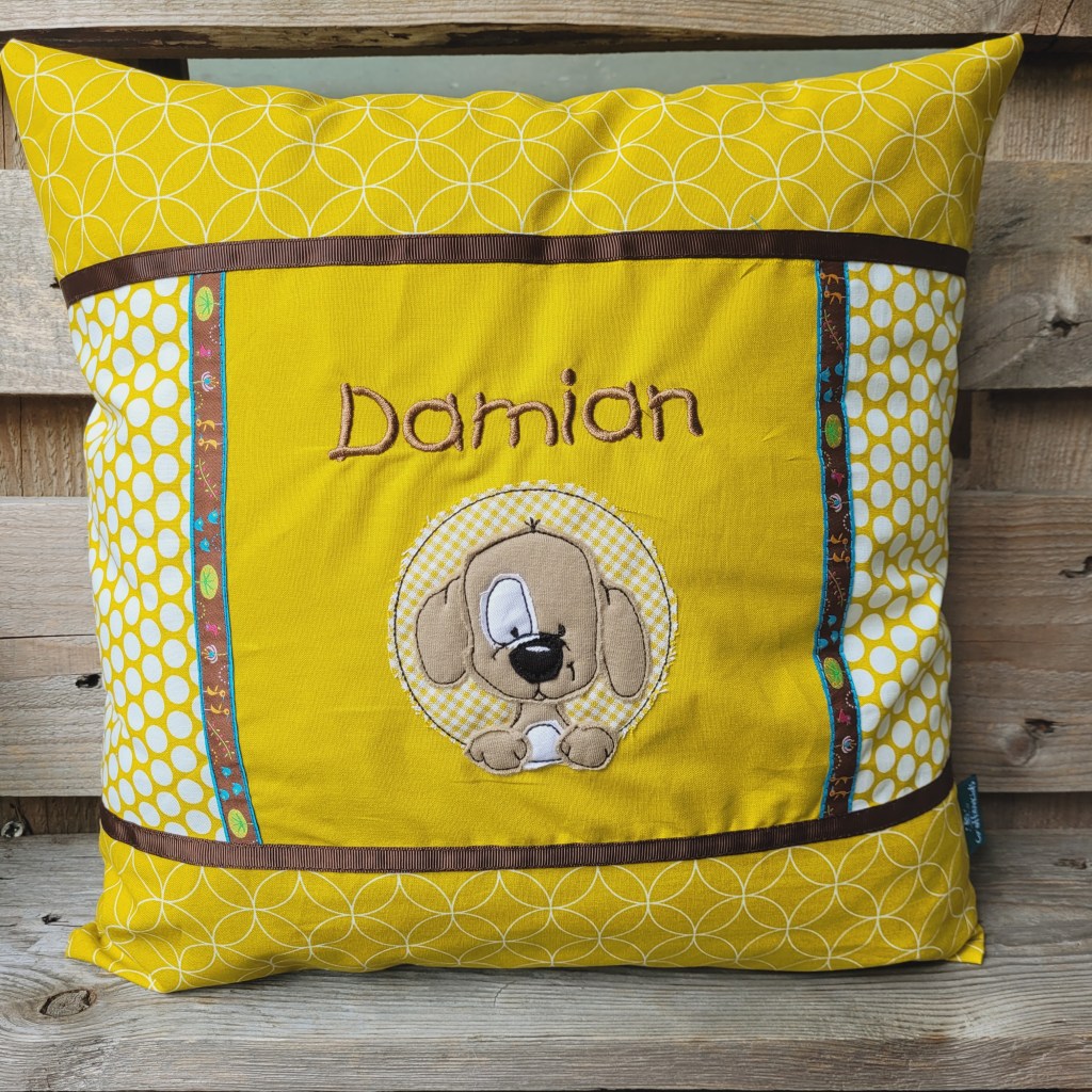 Kissen Damian mit Hund (LakiikiDesign)